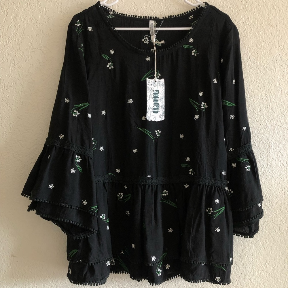 Monoreno black floral boho blouse